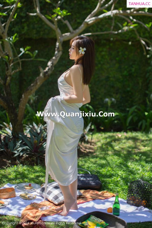 綺裡嘉 绮里嘉 [XiuRen]高清写真图 2024.03.19 No.8256 绮里嘉ula 美腿丝袜第24张图片